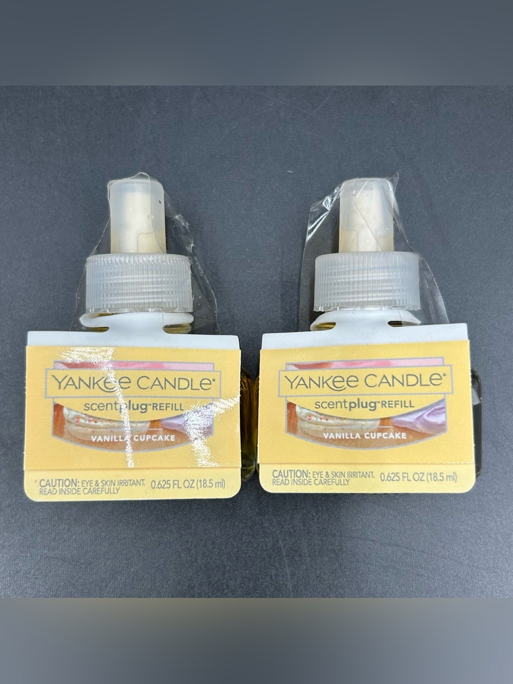 Yankee Candle Vanilla Cupcake ScentPlug Refills Lot of 2 Retired Fragrance